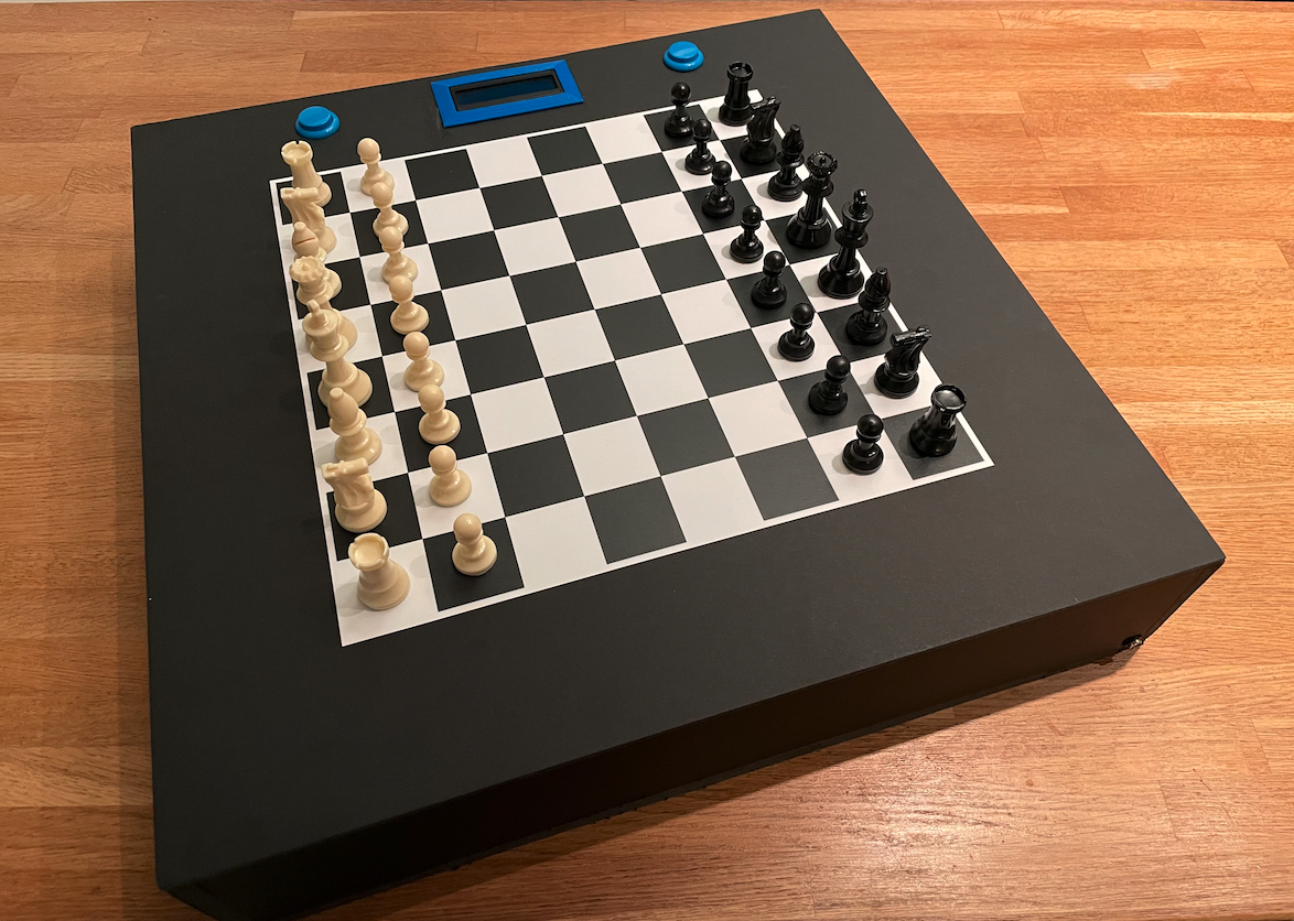 This special chessboard brings digital opponents into the physical world