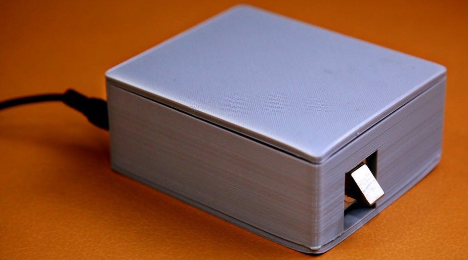 Build an electronic door lock that can be controlled using fingerprint recognition on your Android phone