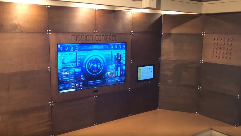 Build This Open Source Desk That Makes Creating Projects Far Easier