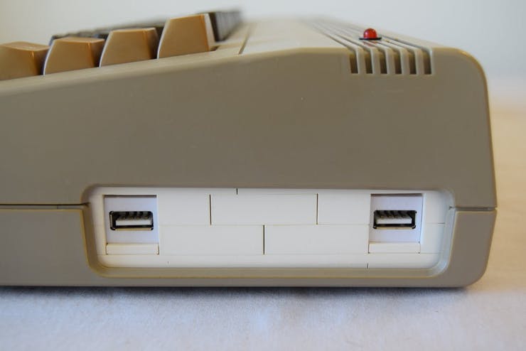 A Raspberry Pi, Arduino, and Some LEGO Bricks Revive a Commodore 64