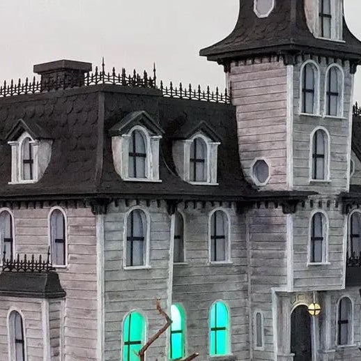 This Model Brings the Addams Family Mansion to Life