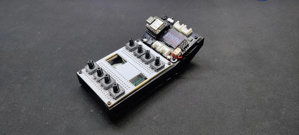 Pocket Synth, a do-it-yourself compact Form Factor synth