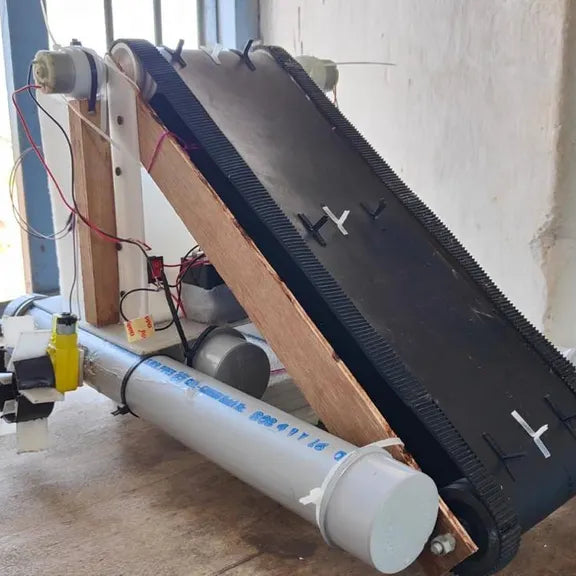 ESP32-Based Floating Garbage Collector