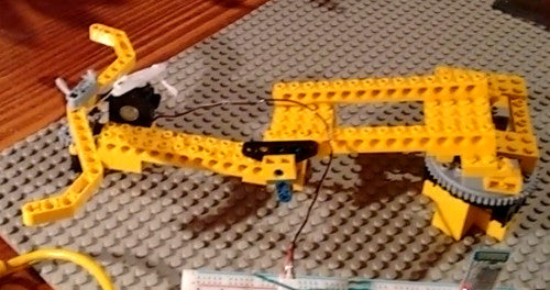 Build your own robotic arm with Arduino, Android and LEGO