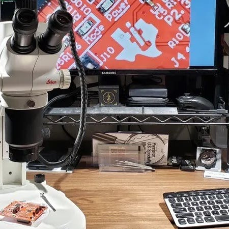 Mitch Richling Upgrades a Leica Microscope with Raspberry Pi-Powered On-Device Image Analysis