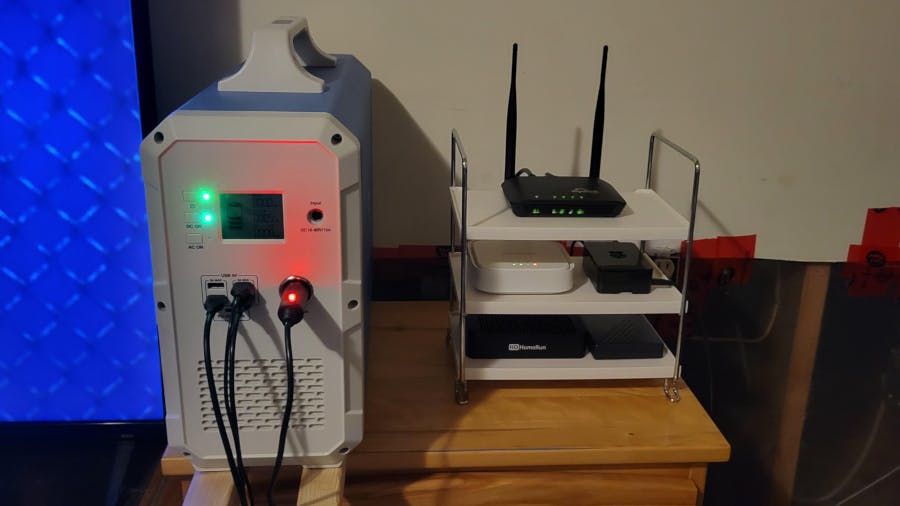 This Off-Grid Raspberry Pi Entertainment Rig Packs 5TB of Storage, HDTV Reception, and LTE
