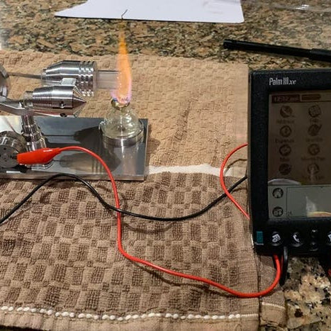 This Vintage Palmtop Computer Has Ditched the AAA Batteries in Favor of a Stirling Engine