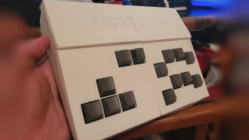 This Raspberry Pi Pico-Powered "Fight Key" Packs a Keyboard-Style Punch for Arcade Fighting Games