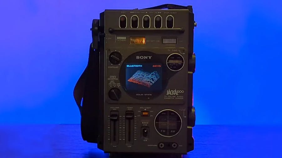 Tom Granger's Sony FX-300 "Jackal" Upgrade Turns a 1978 Hi-Fi Portable Into a Teensy-Powered Marvel