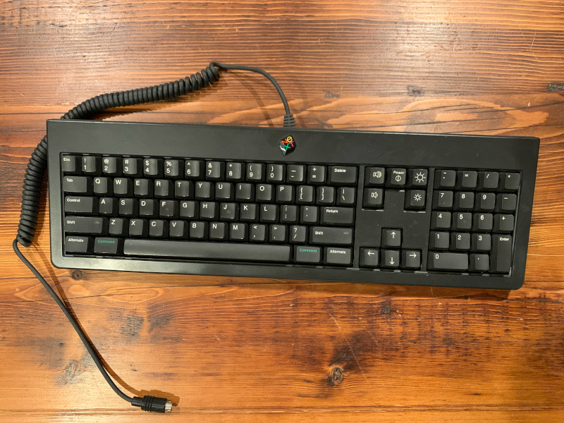 Reverse engineering an ’80s NeXT keyboard