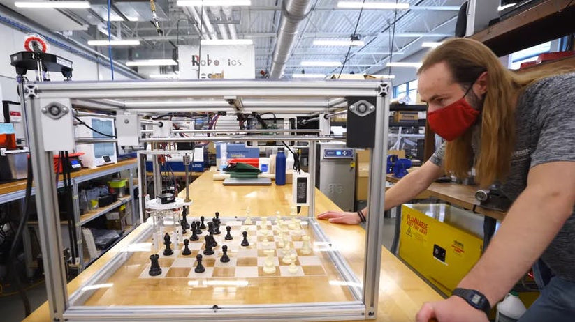 This Autonomous Chess Robot Will Almost Always Win Against Its Opponen ...