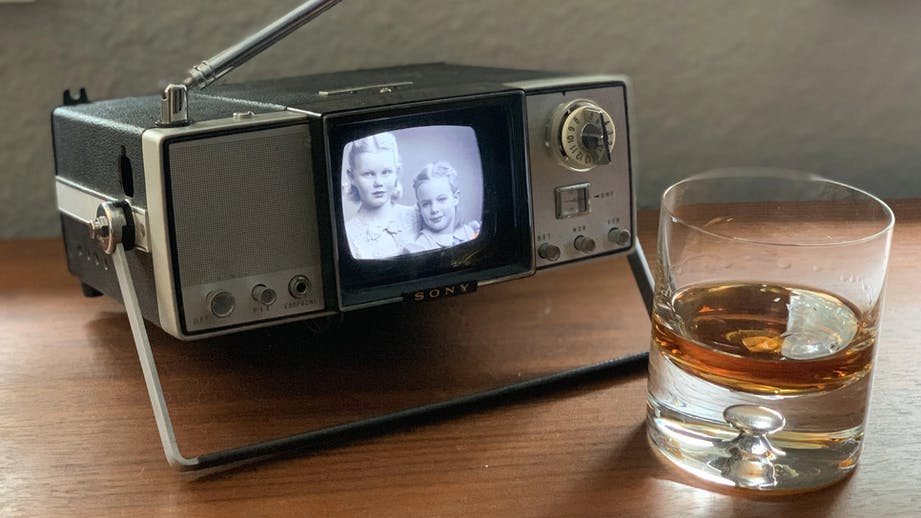 Turn a Vintage TV Into a Digital Photo Frame